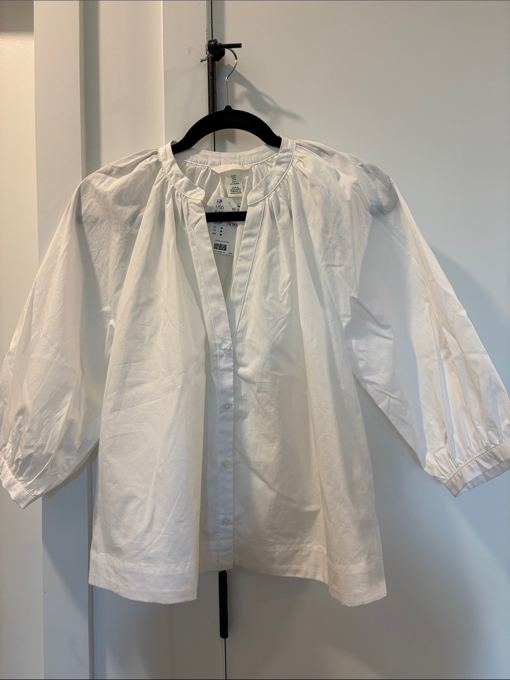 BRAND NEW H&M White Gathered Neck Button-Front Blouse